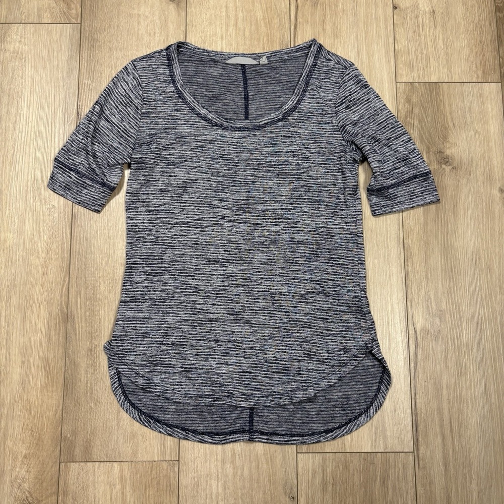 Athleta Breezy Scoop V-Neck Blue & White Stripe Tee Short Sleeve Size XS